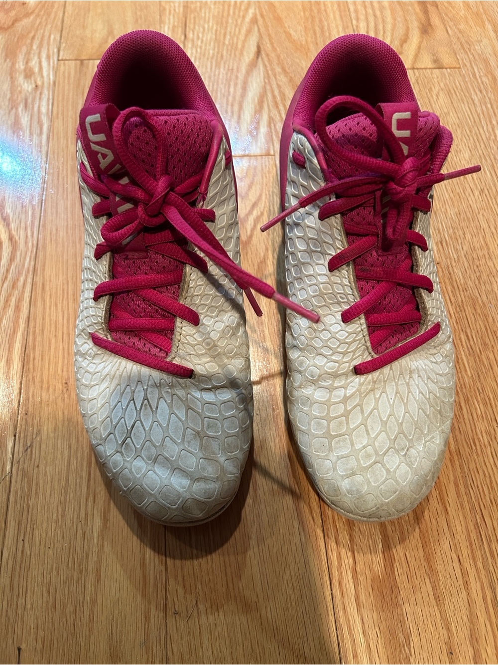Under Armour Girls Softball Fuchsia and White Athletic Cleats
